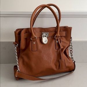 ✨ Michael Kors Oversized Bag (Reposted) ✨